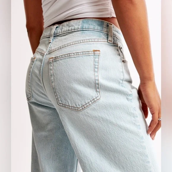 Abercrombie & Fitch Low Rise Baggy Jeans Light Wash Size 27 (4) - Picture 7 of 8